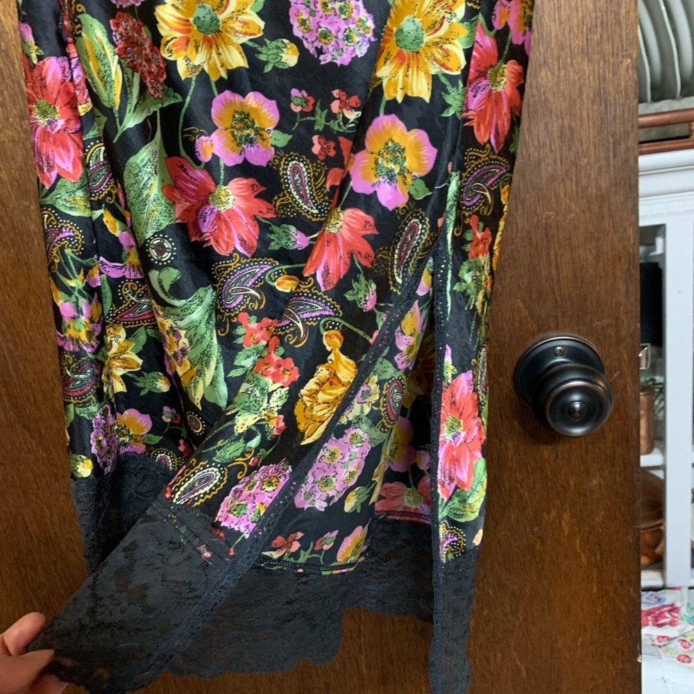 Vanity Fair Floral Slip Skirt Lace  Polyester Under Garment Size Small/Medium - Picture 4 of 7